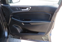 2017 Ford Edge - Image 44