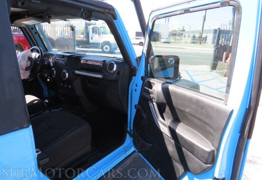 2017 Jeep Wrangler - Image 20