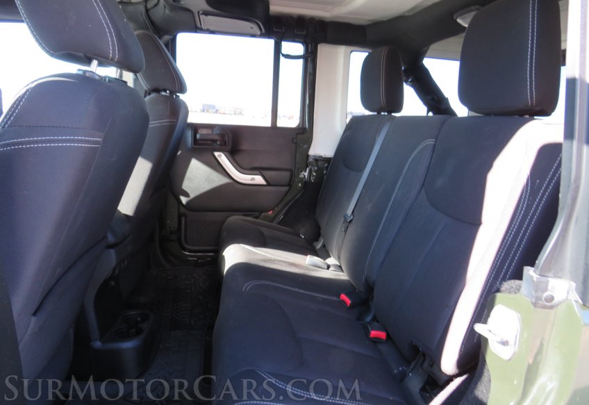 2015 Jeep Wrangler Unlimited - Image 28