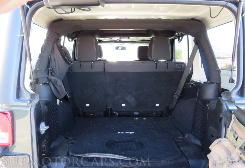 2015 Jeep Wrangler Unlimited - Image 33