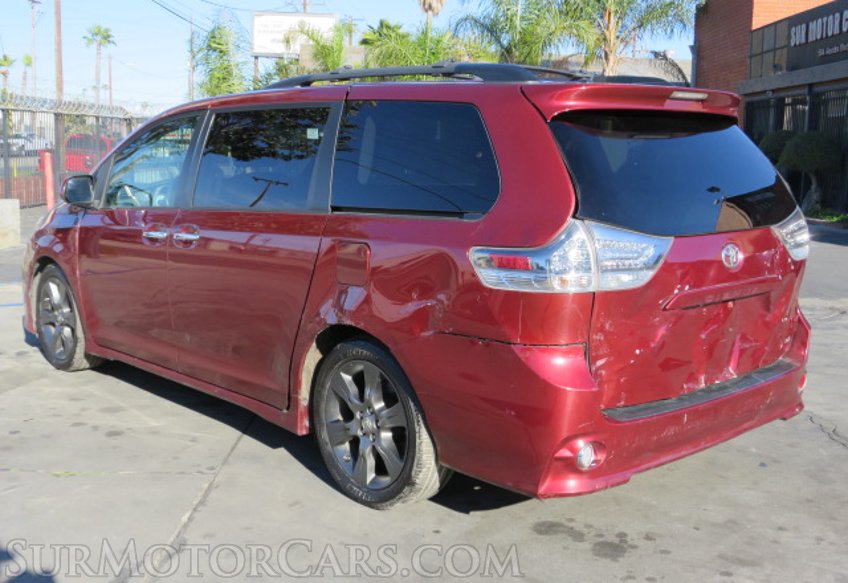 2015 Toyota Sienna - Image 7
