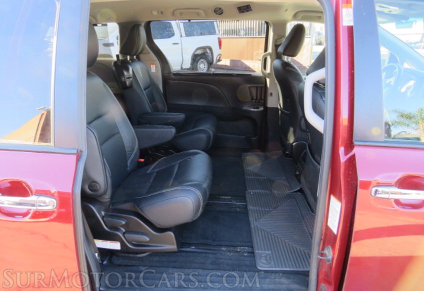 2015 Toyota Sienna - Image 26