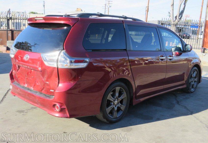 2015 Toyota Sienna - Image 8