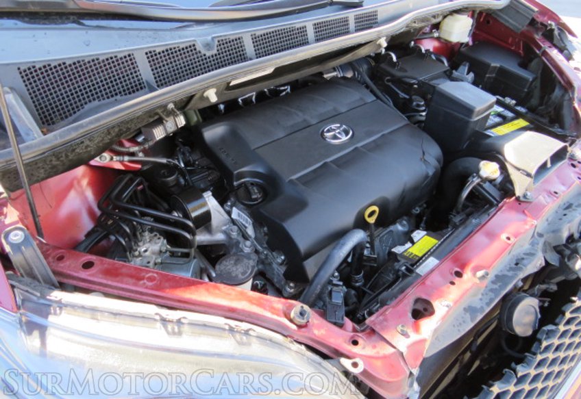 2015 Toyota Sienna - Image 52