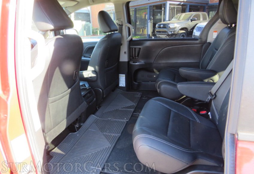 2015 Toyota Sienna - Image 29