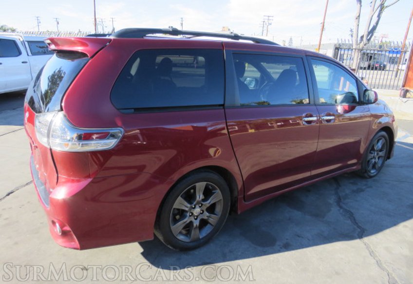 2015 Toyota Sienna - Image 10