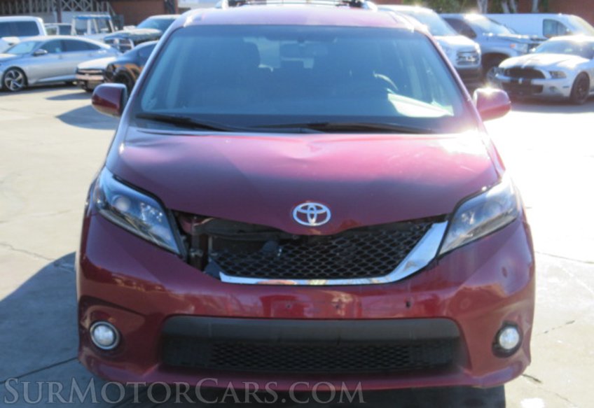 2015 Toyota Sienna - Image 15