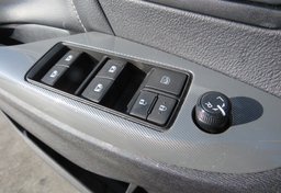 2015 Toyota Sienna - Image 46