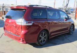 2015 Toyota Sienna - Image 8