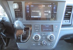 2015 Toyota Sienna - Image 37