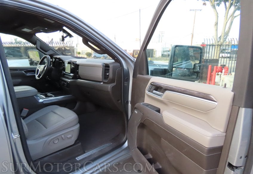 2024 Chevrolet Silverado 2500HD 4x4 LTZ - Image 26