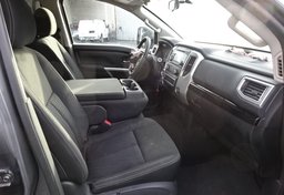 2018 Nissan Titan XD - Image 30