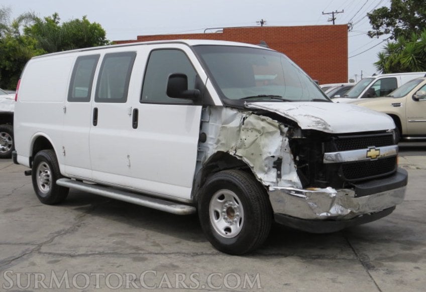2019 Chevrolet Express Cargo Van - Image 4