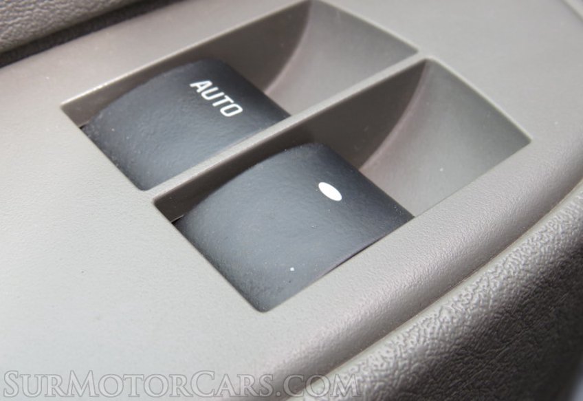 2019 Chevrolet Express Cargo Van - Image 32