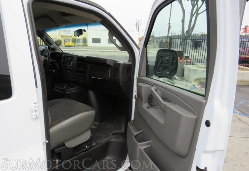 2019 Chevrolet Express Cargo Van - Image 20