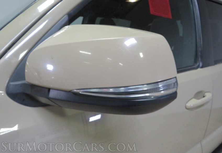 2019 Toyota Tacoma - Image 16