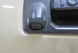 2019 Toyota Tacoma - Image 18