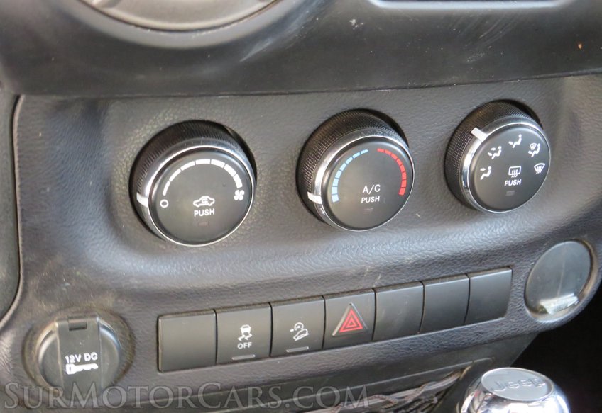 2014 Jeep Wrangler - Image 32