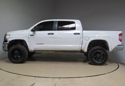 2016 Toyota Tundra - Image 11