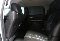 2016 Toyota Tundra - Image 31