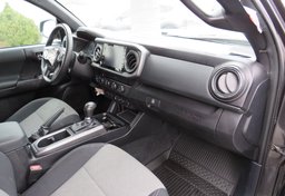 2020 Toyota Tacoma 4WD - Image 30