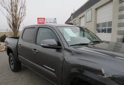 2020 Toyota Tacoma 4WD - Image 17