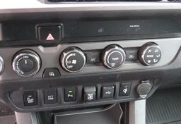 2020 Toyota Tacoma 4WD - Image 42