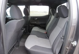 2020 Toyota Tacoma 4WD - Image 34