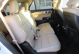 2020 Ford Explorer - Image 29