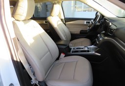 2020 Ford Explorer - Image 25