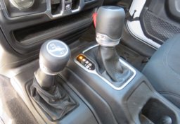 2021 Jeep Gladiator - Image 38