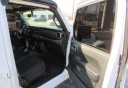 2021 Jeep Gladiator - Image 21