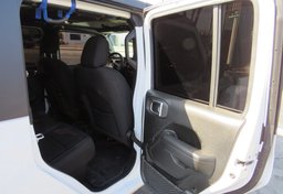 2021 Jeep Gladiator - Image 27