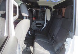 2021 Jeep Gladiator - Image 31