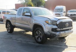 2019 Toyota Tacoma 4WD - Image 4