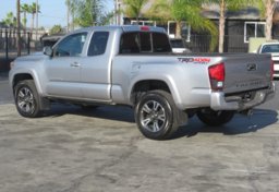2019 Toyota Tacoma 4WD - Image 9
