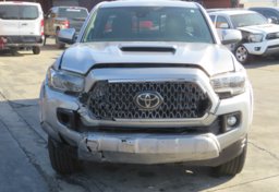 2019 Toyota Tacoma 4WD - Image 11