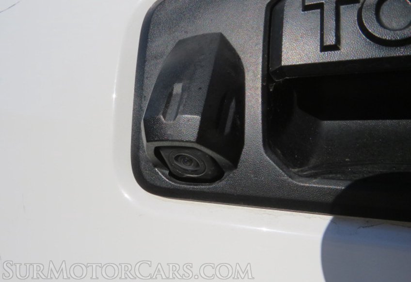 2018 Toyota Tacoma - Image 19