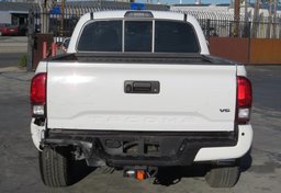 2018 Toyota Tacoma - Image 12