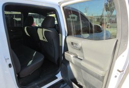 2018 Toyota Tacoma - Image 24