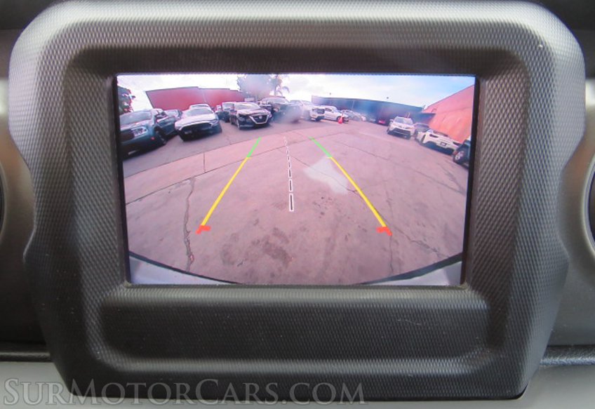 2022 Jeep Wrangler - Image 32