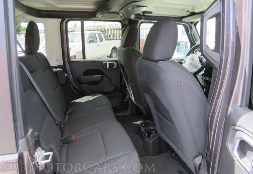 2022 Jeep Wrangler - Image 30