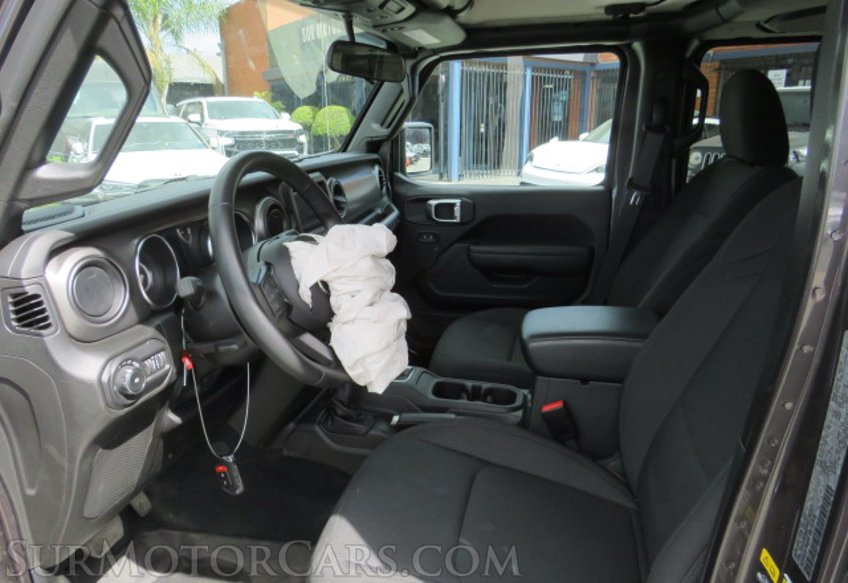 2022 Jeep Wrangler - Image 25