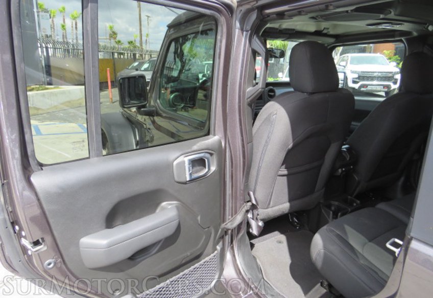 2022 Jeep Wrangler - Image 21