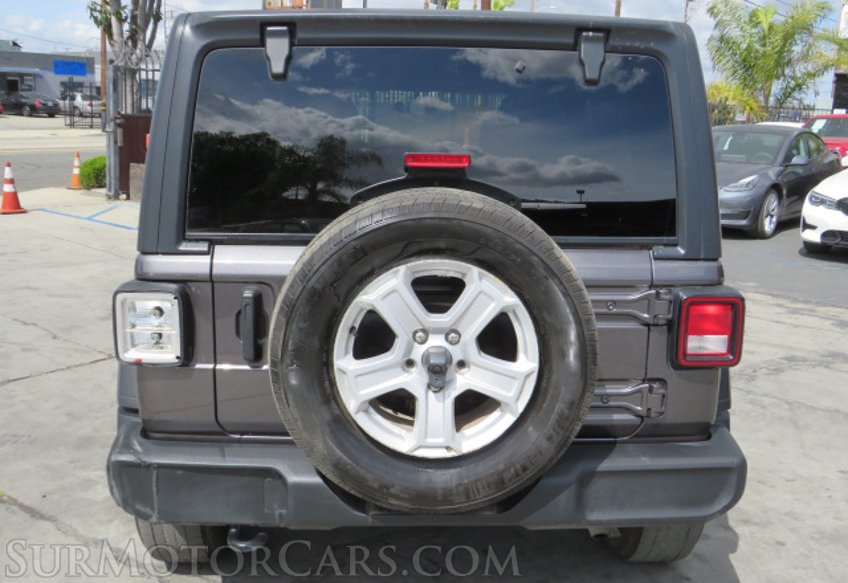 2022 Jeep Wrangler - Image 12