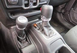 2022 Jeep Wrangler - Image 36