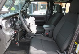 2022 Jeep Wrangler - Image 23