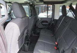 2022 Jeep Wrangler - Image 27