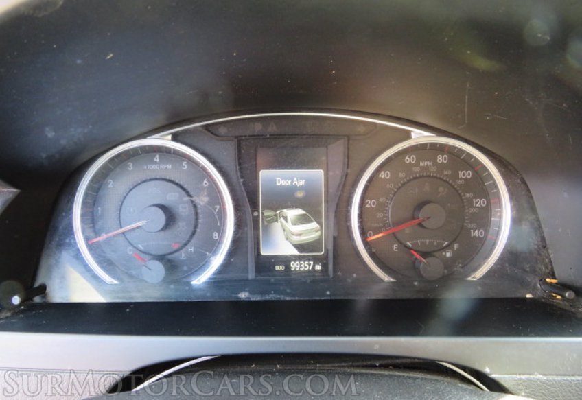 2016 Toyota Camry - Image 31