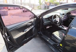 2016 Toyota Camry - Image 19